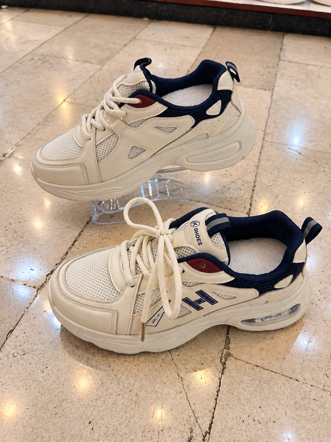 کتونی Hi برند K shoes بسیار راحت