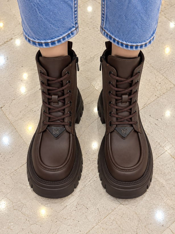 نیم بوت وارداتی لژدار مدل پروانه